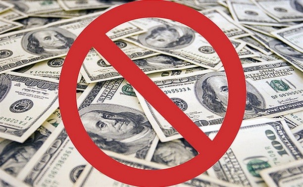США за «чистоту» доллара – еще один банк заблокировал долларовые транзакции для латвийских корреспондентских счетов